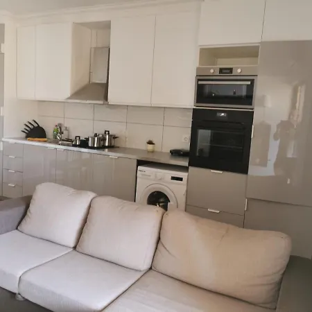 Procha Apartment *